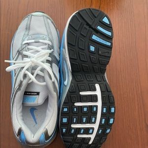 Nike relax  size 9